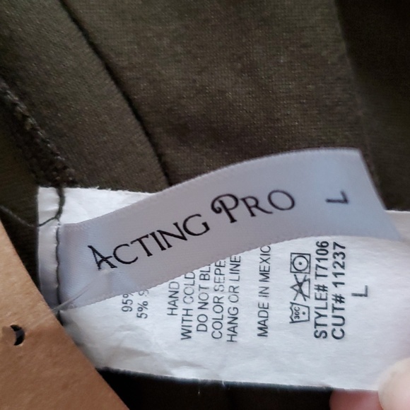 *NWT* olive green flutter sleeves top - Picture 11 of 13